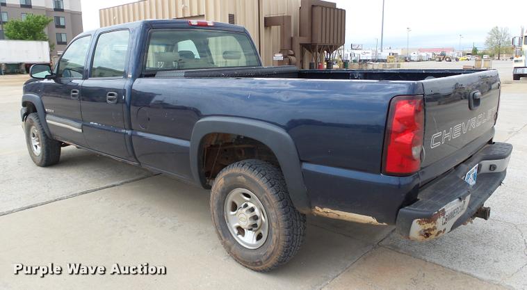 image for item DB0149 2005 Chevrolet Silverado 2500HD Crew Cab pickup truck