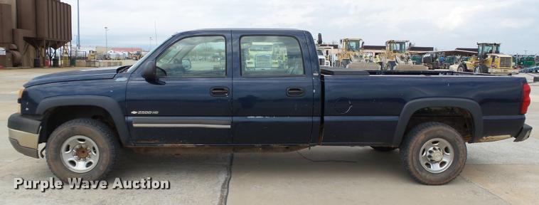 image for item DB0149 2005 Chevrolet Silverado 2500HD Crew Cab pickup truck