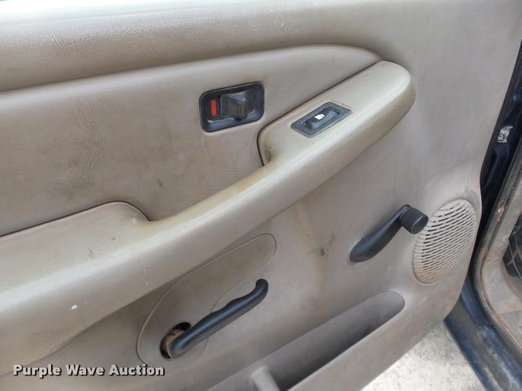 image for item DB0149 2005 Chevrolet Silverado 2500HD Crew Cab pickup truck