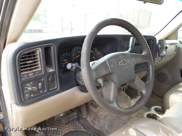 image for item DB0149 2005 Chevrolet Silverado 2500HD Crew Cab pickup truck