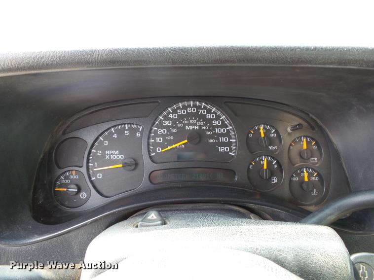 image for item DB0149 2005 Chevrolet Silverado 2500HD Crew Cab pickup truck