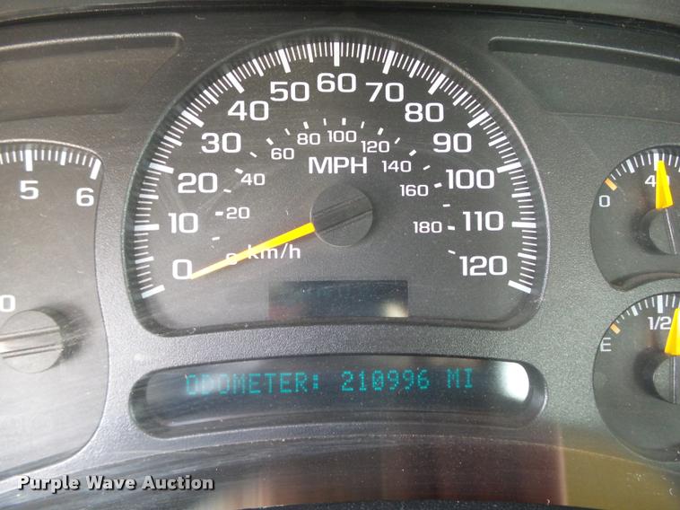 image for item DB0149 2005 Chevrolet Silverado 2500HD Crew Cab pickup truck