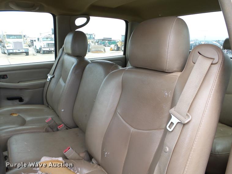 image for item DB0149 2005 Chevrolet Silverado 2500HD Crew Cab pickup truck