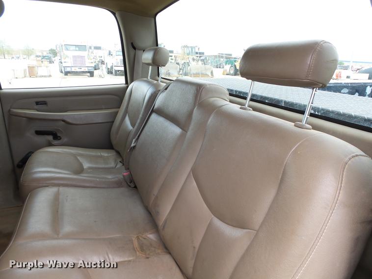 image for item DB0149 2005 Chevrolet Silverado 2500HD Crew Cab pickup truck