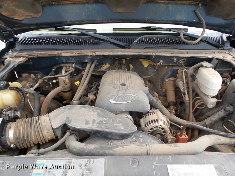 image for item DB0149 2005 Chevrolet Silverado 2500HD Crew Cab pickup truck