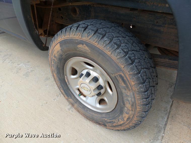 image for item DB0149 2005 Chevrolet Silverado 2500HD Crew Cab pickup truck