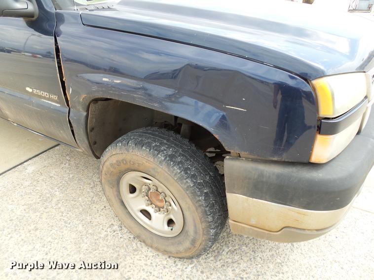 image for item DB0149 2005 Chevrolet Silverado 2500HD Crew Cab pickup truck
