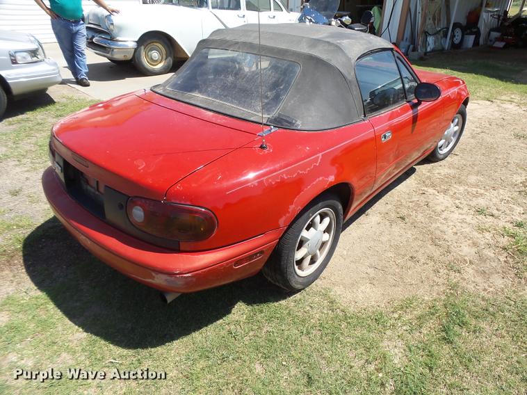 image for item DB2554 1990 Mazda MX-5 Miata convertible
