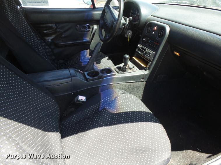image for item DB2554 1990 Mazda MX-5 Miata convertible