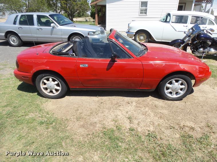 image for item DB2554 1990 Mazda MX-5 Miata convertible