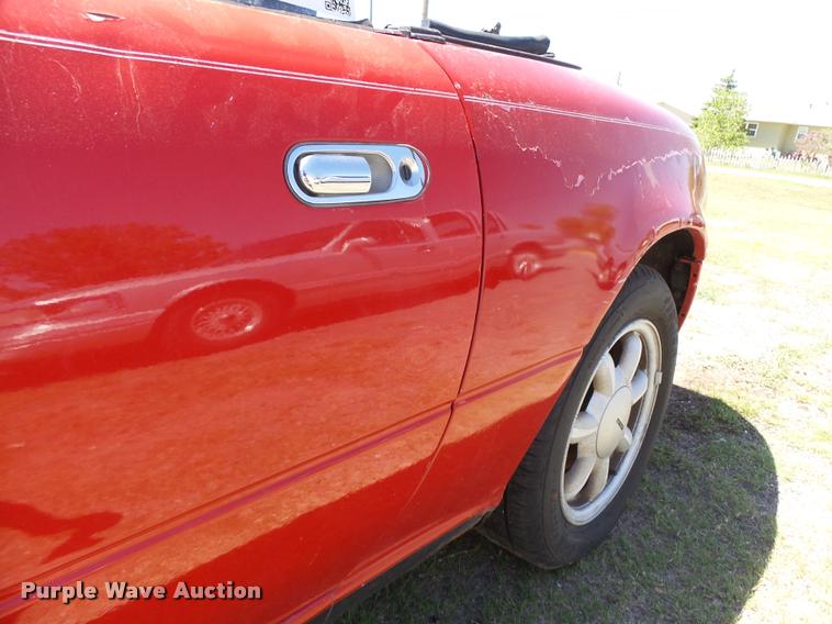 image for item DB2554 1990 Mazda MX-5 Miata convertible