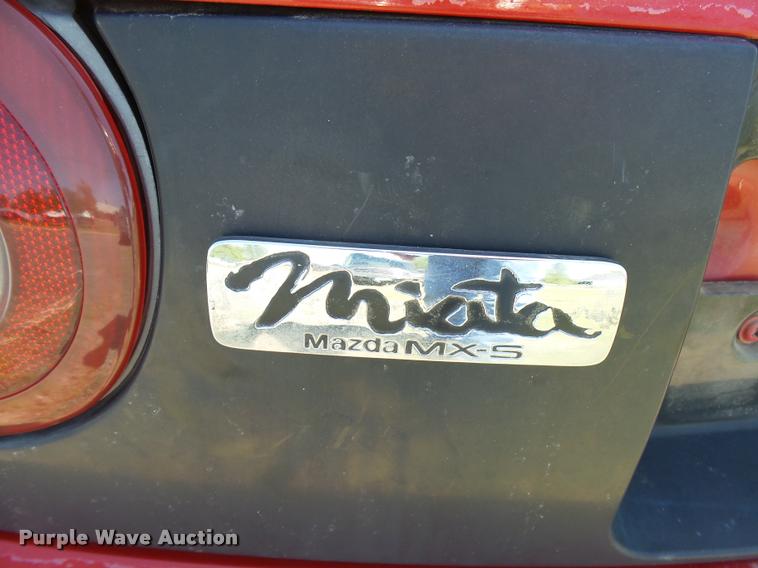 image for item DB2554 1990 Mazda MX-5 Miata convertible