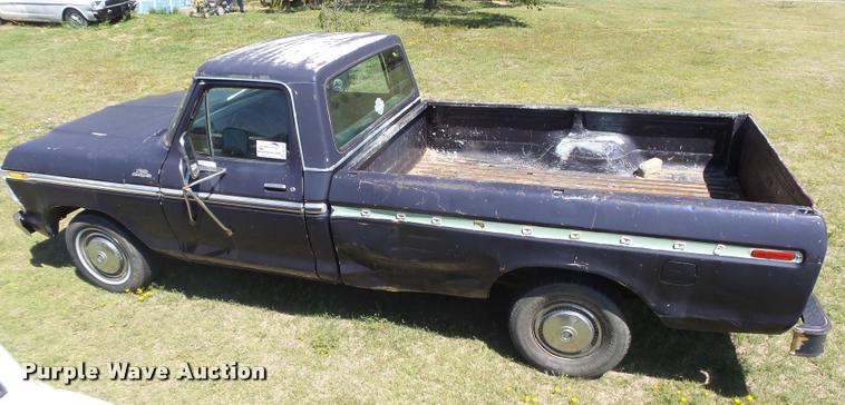 image for item DB2556 1979 Ford F150 Custom pickup truck