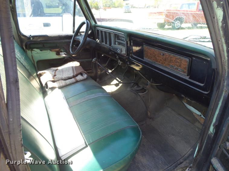 image for item DB2556 1979 Ford F150 Custom pickup truck