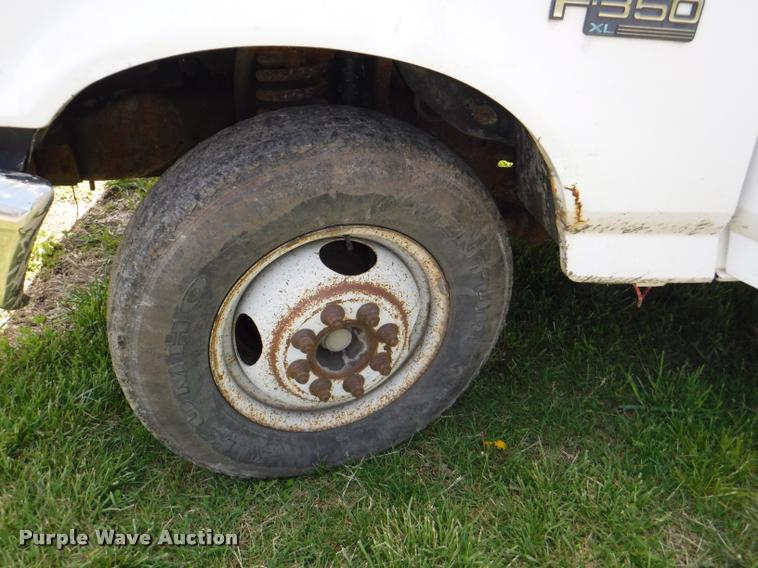 image for item DB3950 1997 Ford F350 XL flatbed pickup truck