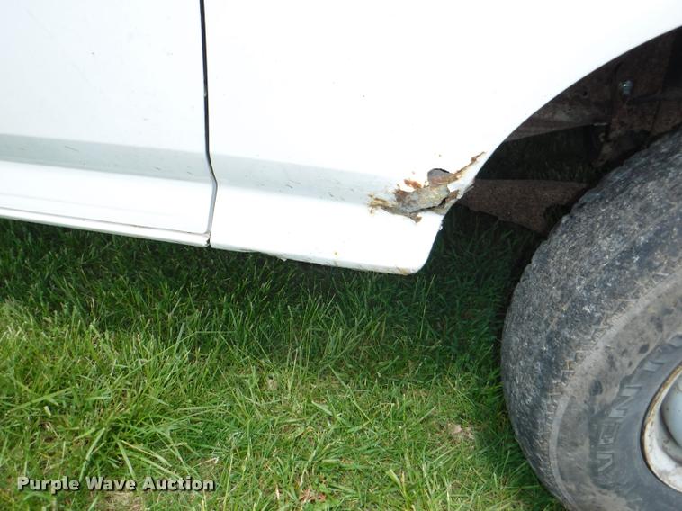 image for item DB3950 1997 Ford F350 XL flatbed pickup truck