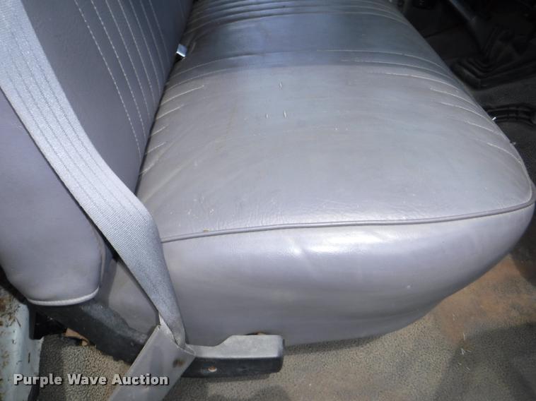 image for item DB3950 1997 Ford F350 XL flatbed pickup truck