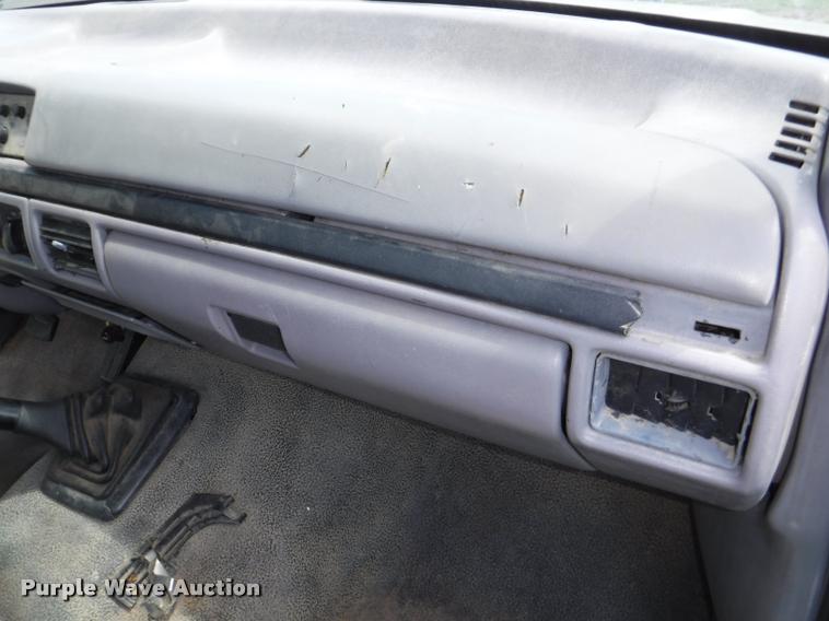 image for item DB3950 1997 Ford F350 XL flatbed pickup truck