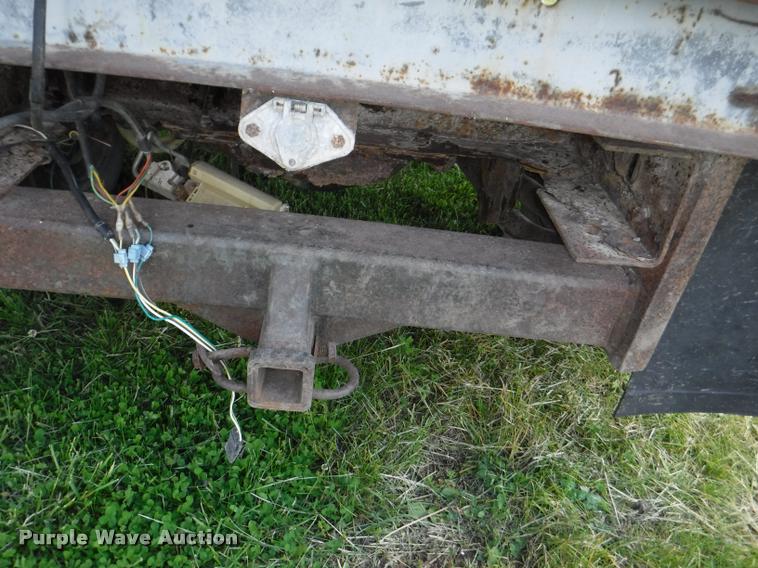 image for item DB3950 1997 Ford F350 XL flatbed pickup truck