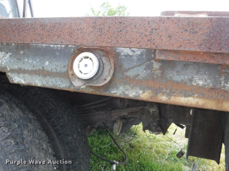 image for item DB3950 1997 Ford F350 XL flatbed pickup truck