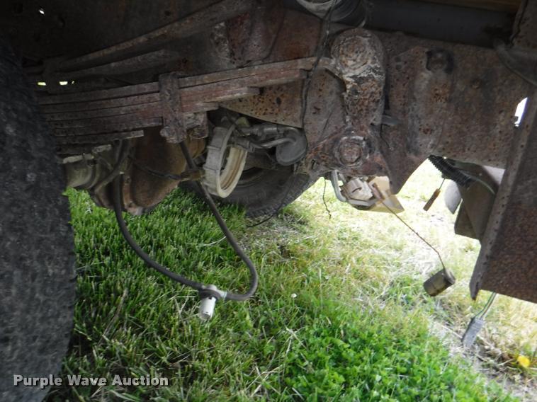 image for item DB3950 1997 Ford F350 XL flatbed pickup truck