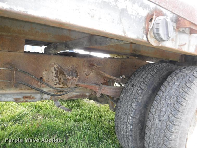 image for item DB3950 1997 Ford F350 XL flatbed pickup truck