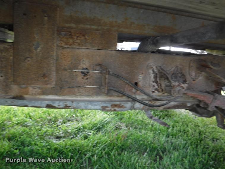 image for item DB3950 1997 Ford F350 XL flatbed pickup truck