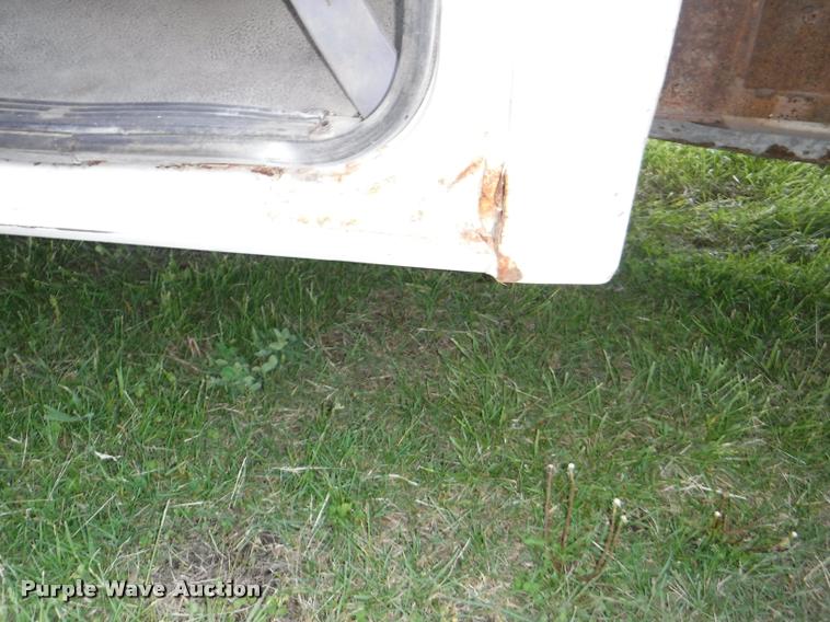 image for item DB3950 1997 Ford F350 XL flatbed pickup truck