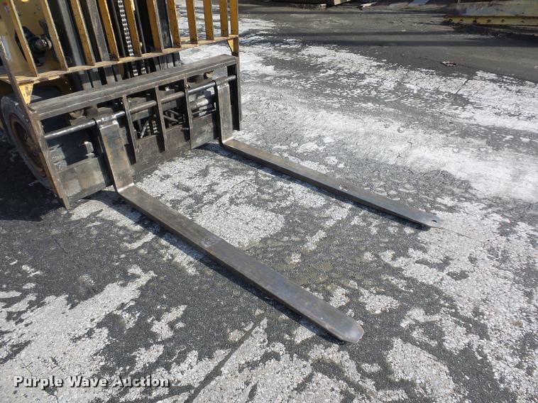 image for item DD9440 1992 Hyster H80X2 forklift