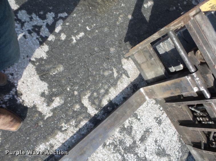 image for item DD9440 1992 Hyster H80X2 forklift