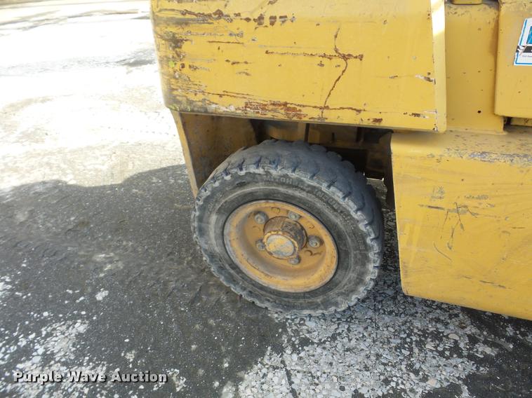 image for item DD9440 1992 Hyster H80X2 forklift