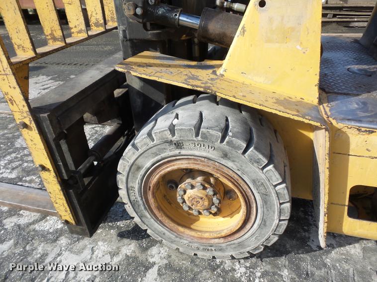 image for item DD9440 1992 Hyster H80X2 forklift