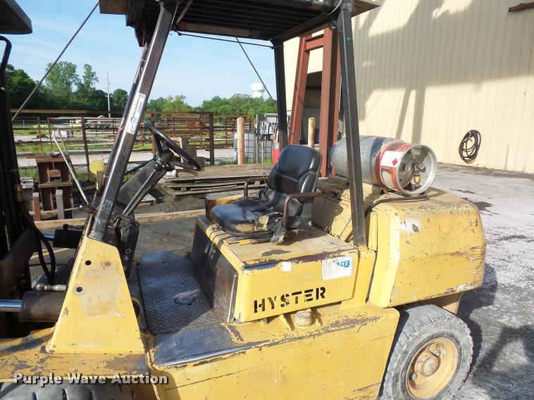 image for item DD9440 1992 Hyster H80X2 forklift