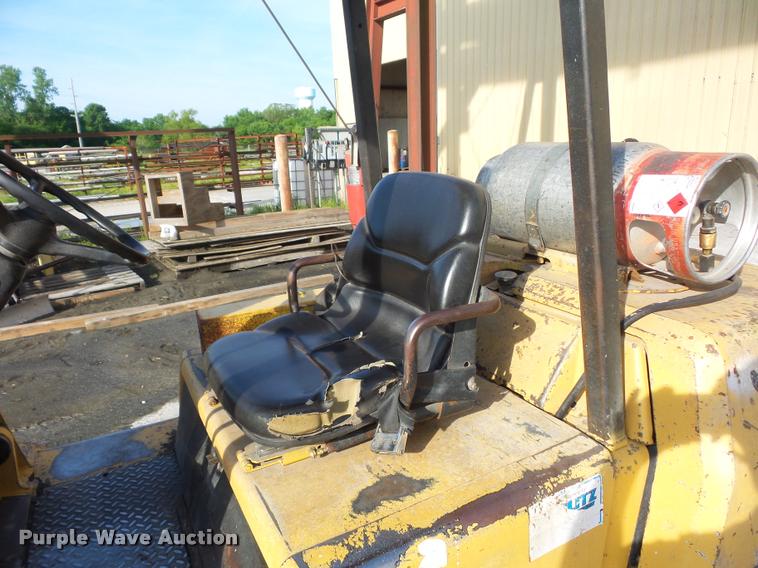 image for item DD9440 1992 Hyster H80X2 forklift