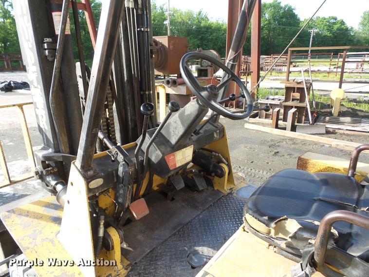 image for item DD9440 1992 Hyster H80X2 forklift