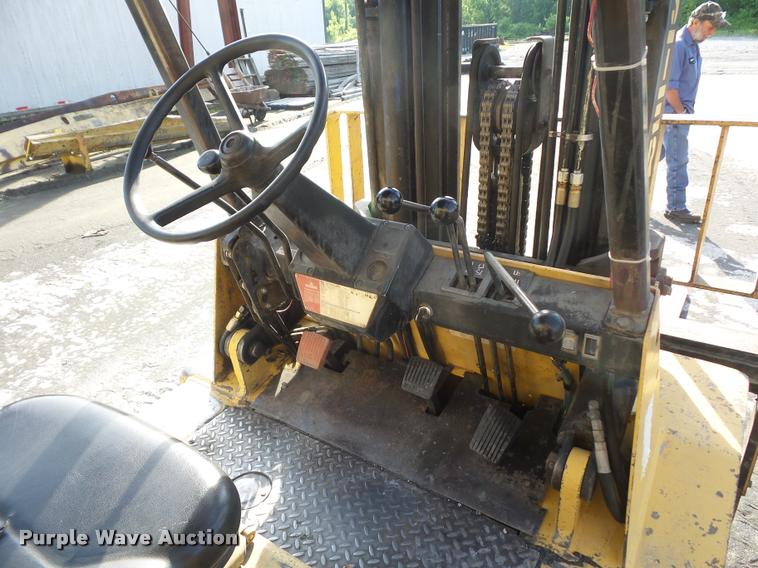 image for item DD9440 1992 Hyster H80X2 forklift