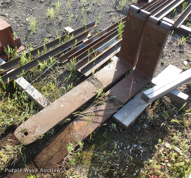 image for item DD9440 1992 Hyster H80X2 forklift