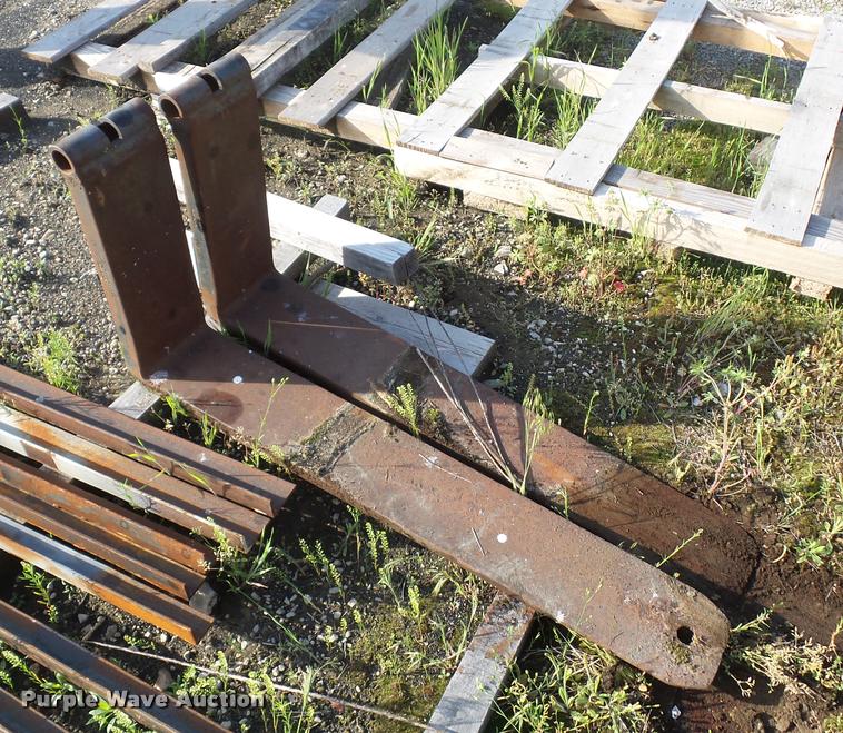 image for item DD9440 1992 Hyster H80X2 forklift