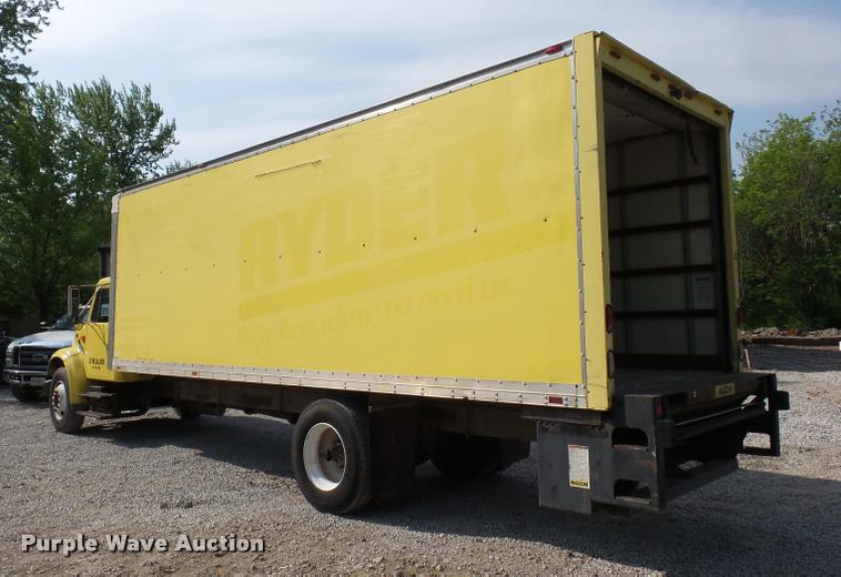 image for item DD9441 1996 International 4700 box truck
