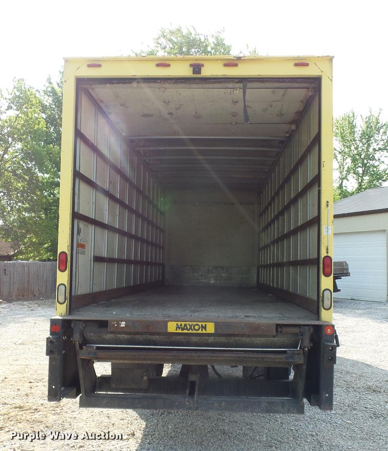 image for item DD9441 1996 International 4700 box truck