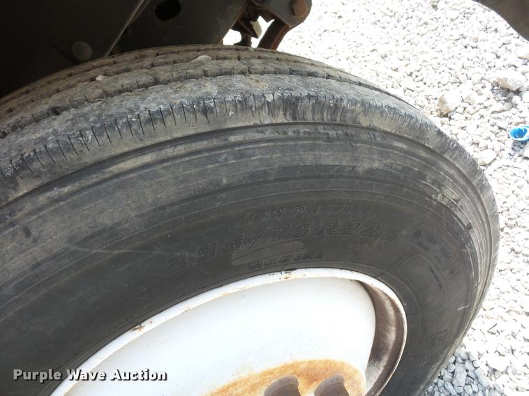 image for item DD9441 1996 International 4700 box truck