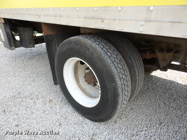 image for item DD9441 1996 International 4700 box truck