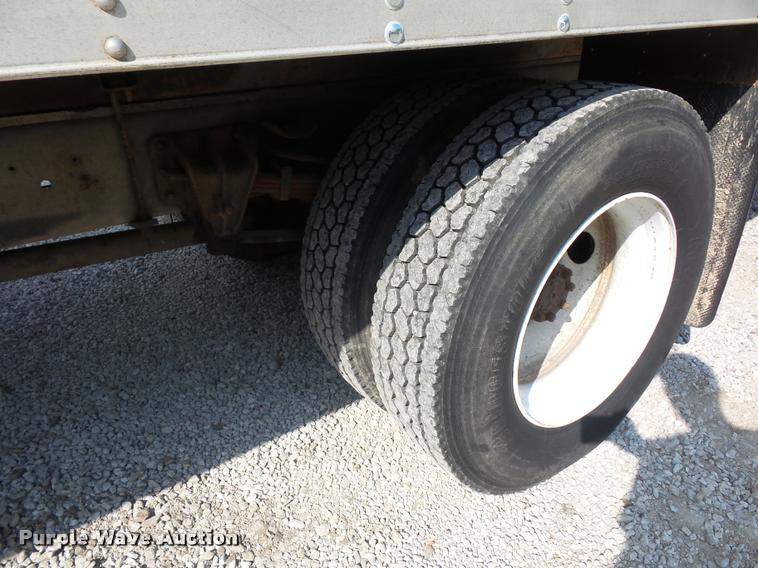 image for item DD9441 1996 International 4700 box truck