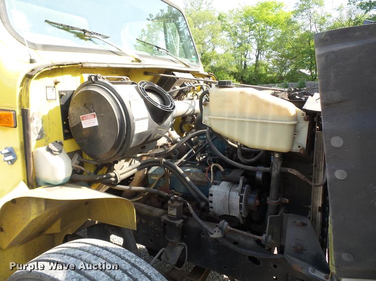 image for item DD9441 1996 International 4700 box truck