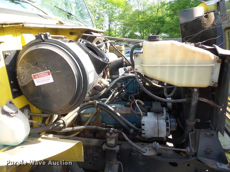 image for item DD9441 1996 International 4700 box truck