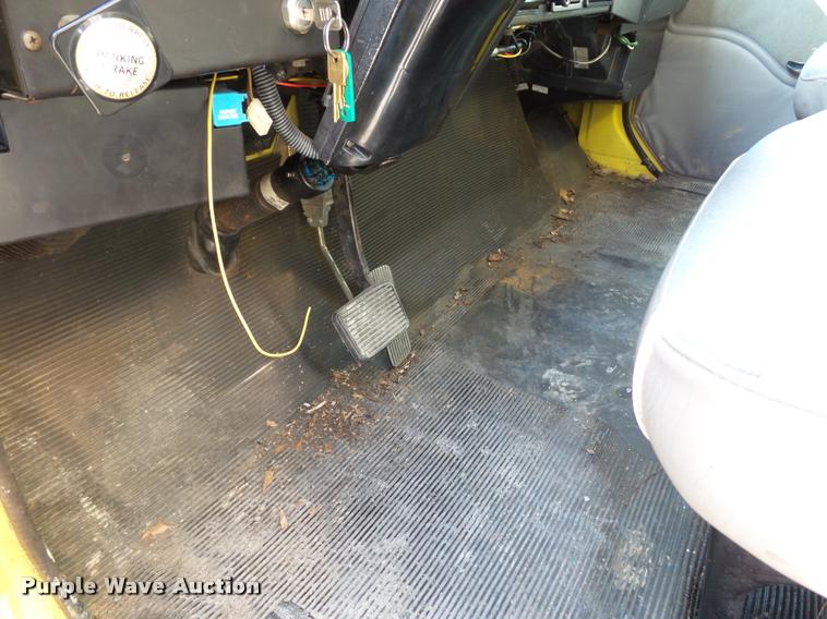 image for item DD9441 1996 International 4700 box truck