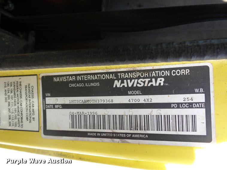 image for item DD9441 1996 International 4700 box truck