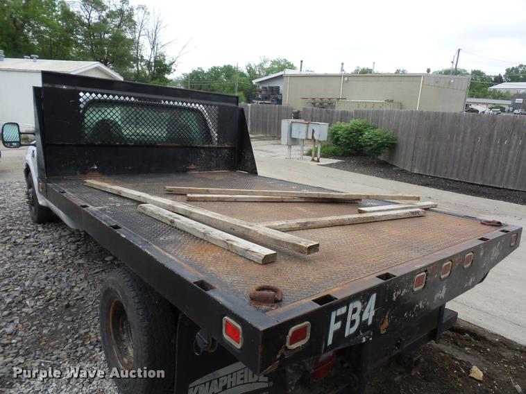 image for item DD9470 2003 Ford F350 flatbed pickup truck