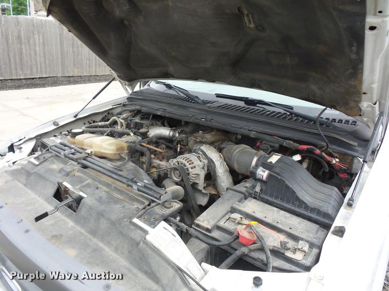 image for item DD9470 2003 Ford F350 flatbed pickup truck