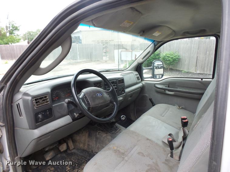 image for item DD9470 2003 Ford F350 flatbed pickup truck